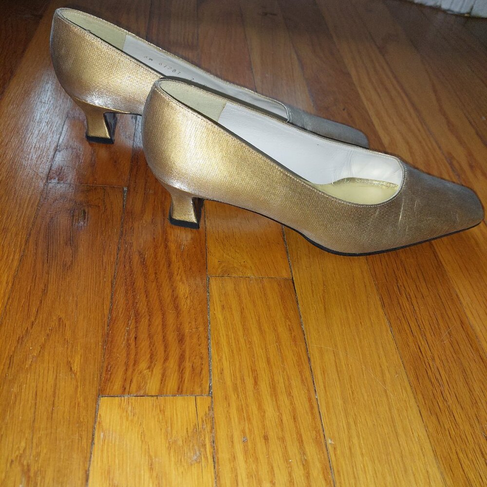 Stuart Weitzman Low Heel Shoes - image 2